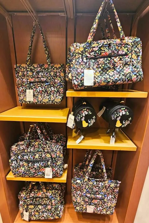 Happy 2024, friends! Today I'm excited to share the @verabradley Frannie Bag.  The Frannie Bag is one of my favorite styles! Its removable… | Instagram